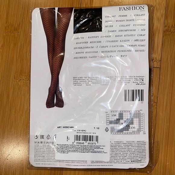 Calzedonia black chevron patterned tights, size 1/2 or XS/S - Picture 2 of 3